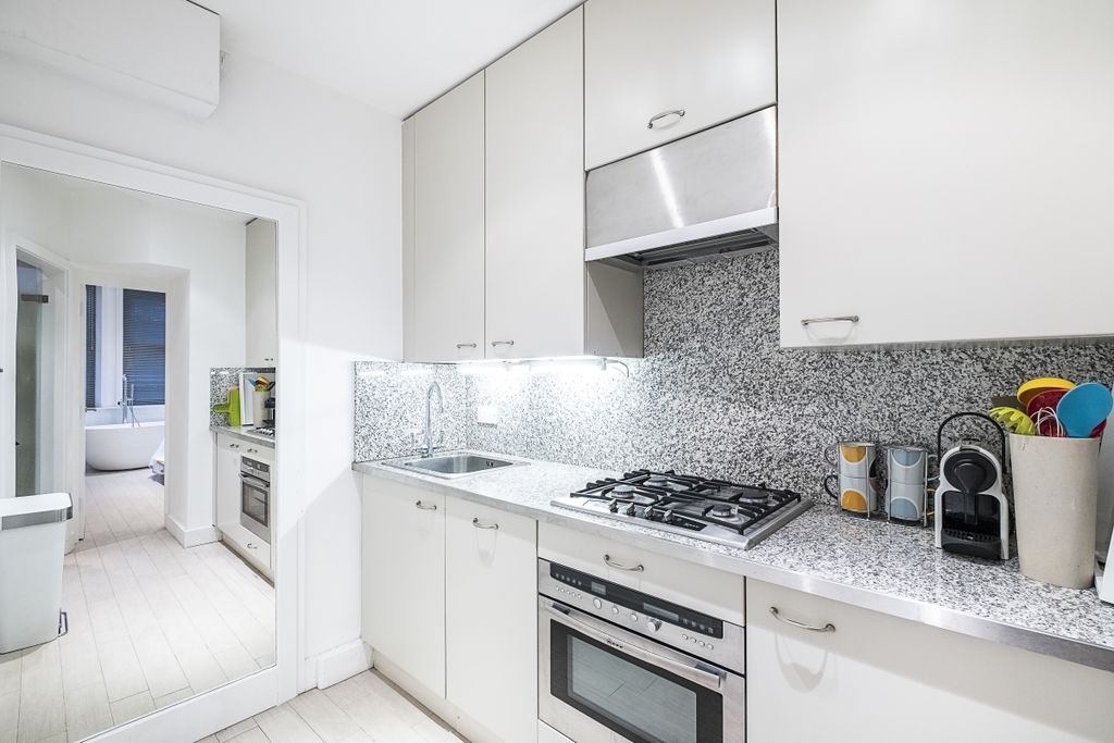 Property photo 3 of 13 Kitchen