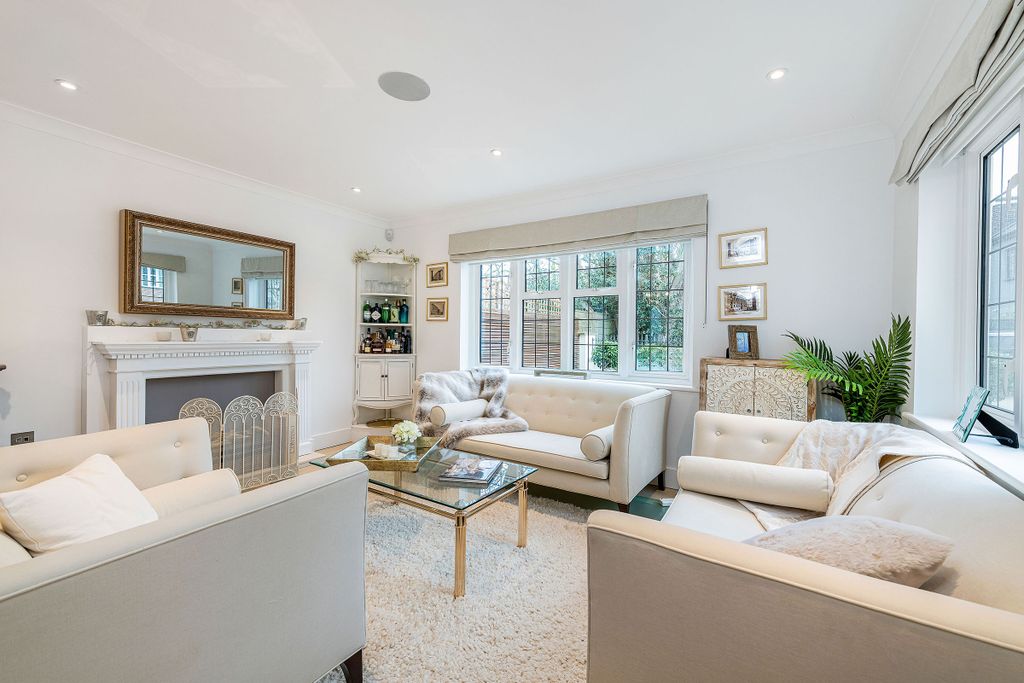 Property photo 2 of 24