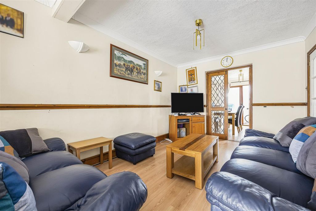 Property photo 2 of 15 5_50677.Jpg