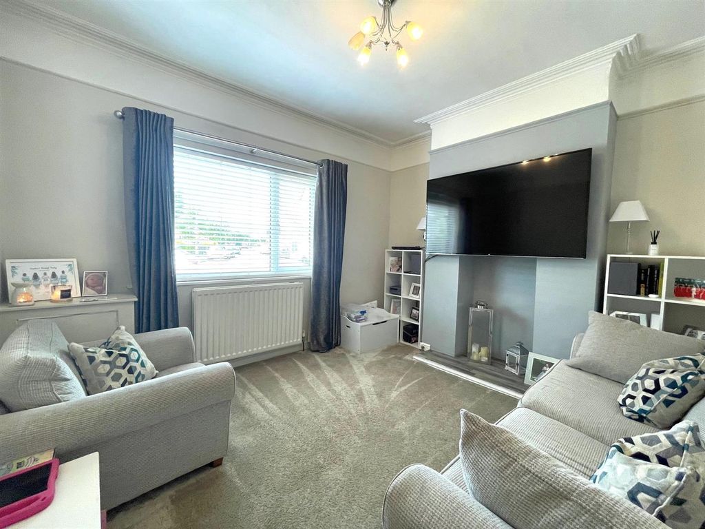 Property photo 2 of 13 B .Jpg