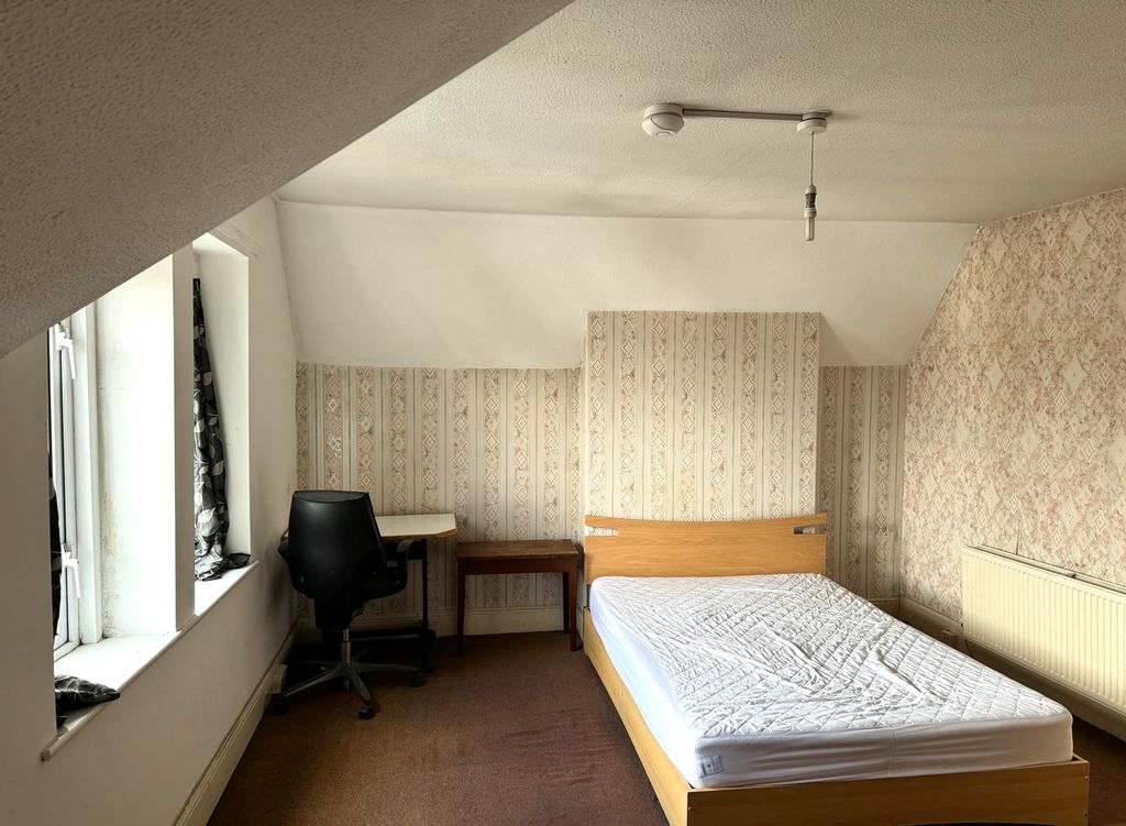 Property photo 1 of 3