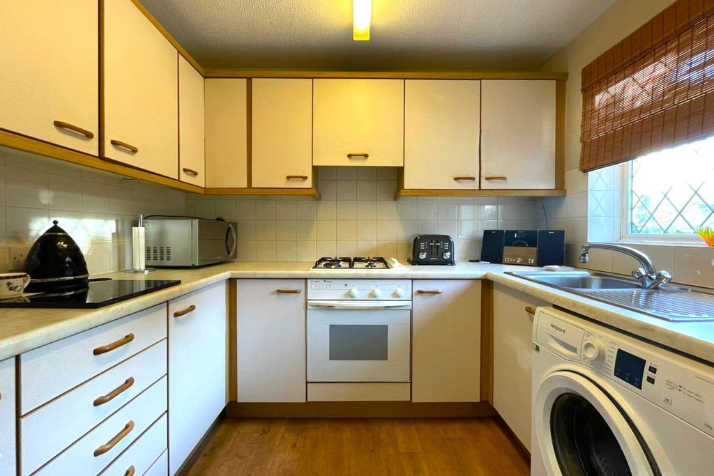 Property photo 2 of 14 Picture No. 20