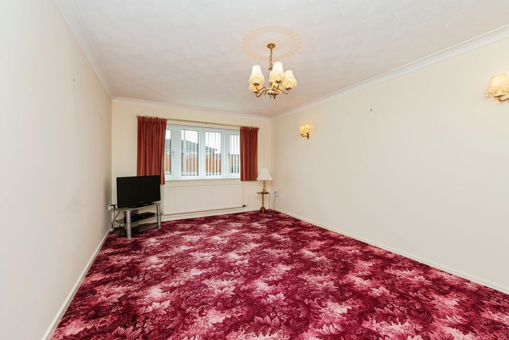 Property photo 3 of 17 Photo