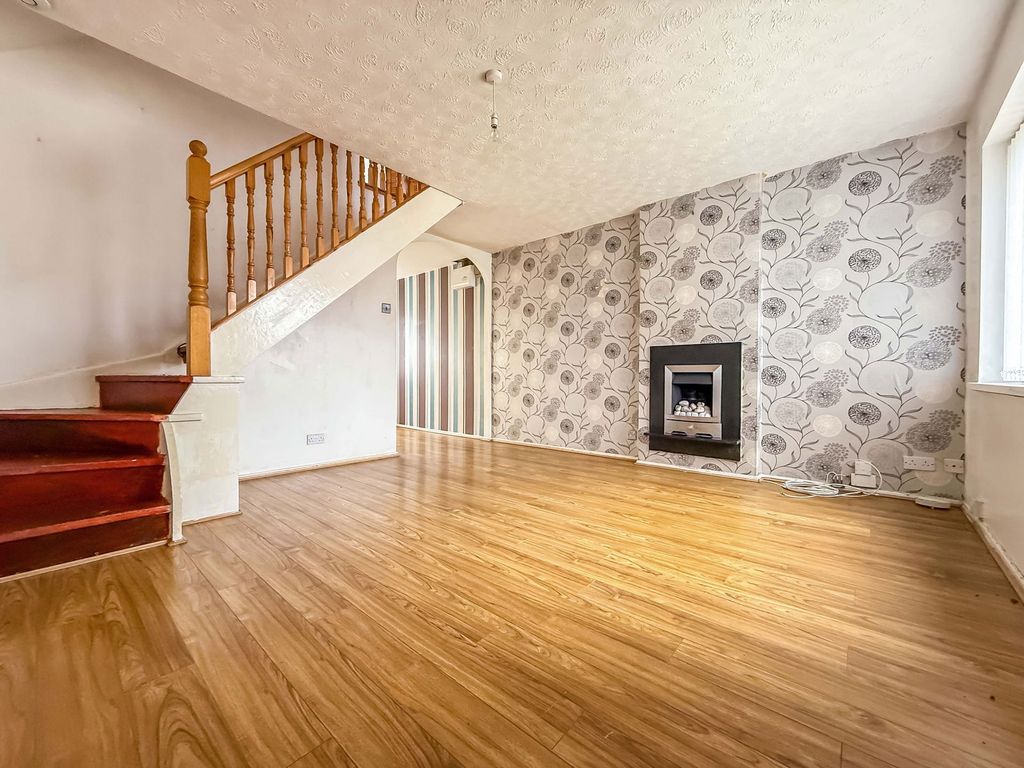 Property photo 2 of 27