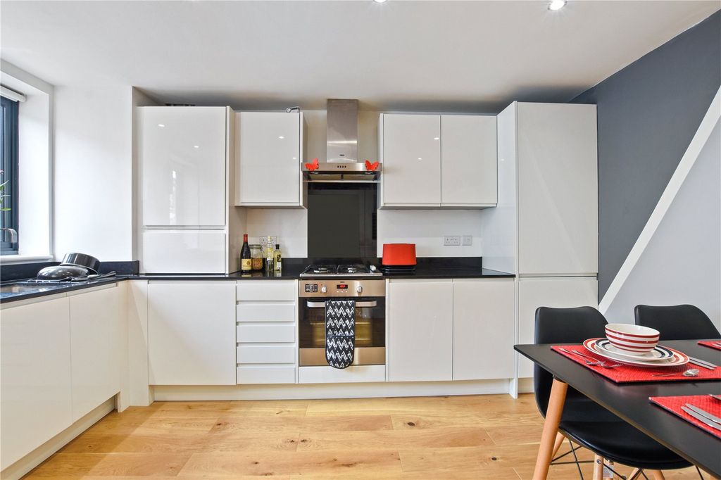 Property photo 2 of 10 Kitchen