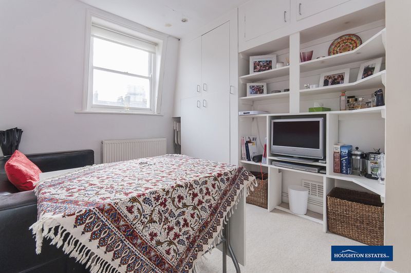 Property photo 3 of 7 Photo 8