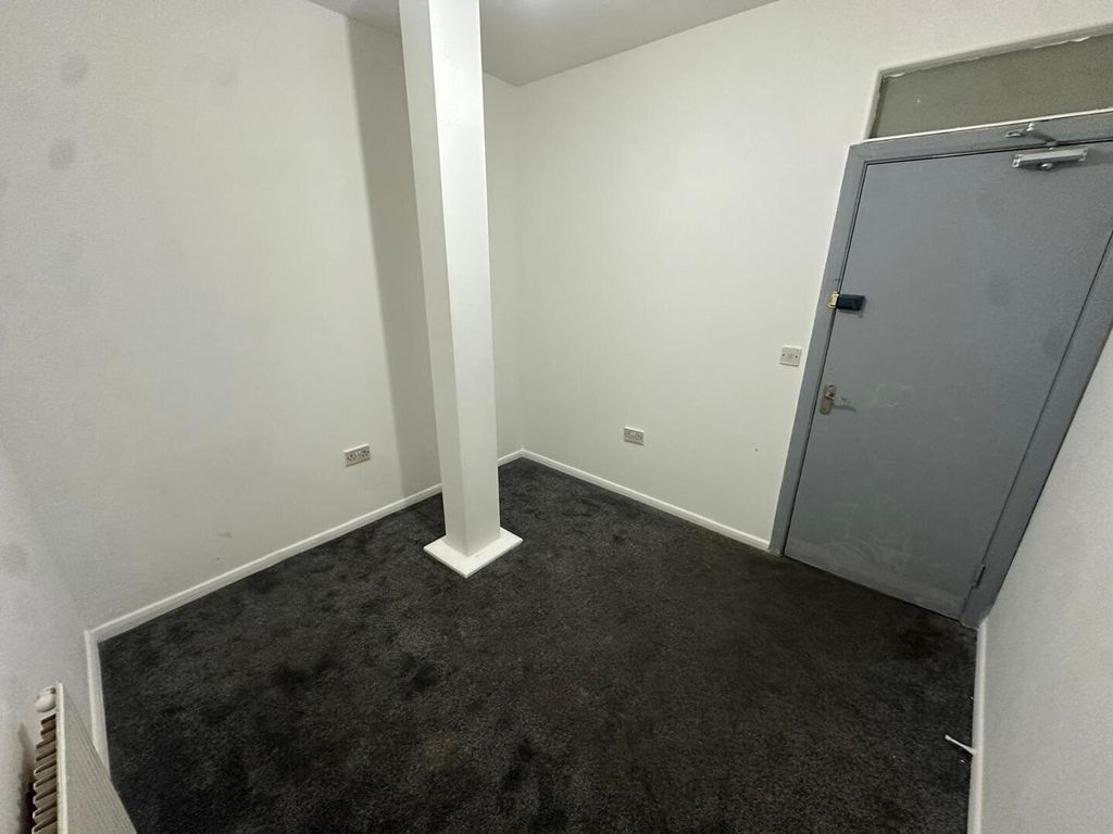 Property photo 1 of 2 Bedroom