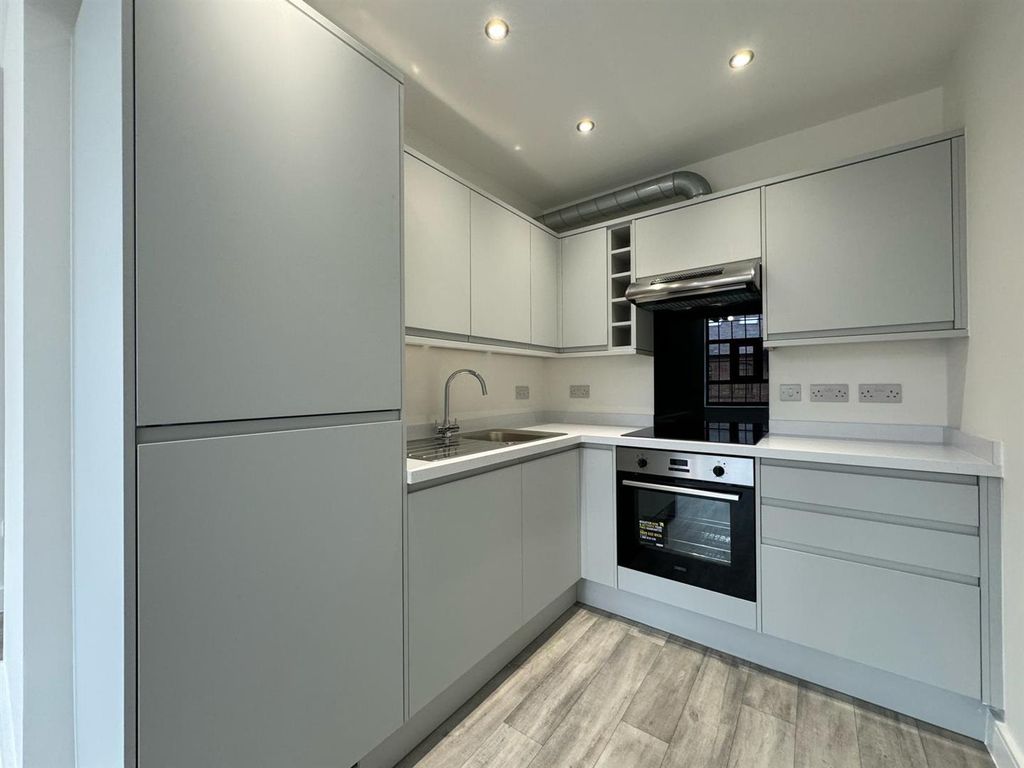 Property photo 3 of 17 Kitchen.Jpeg