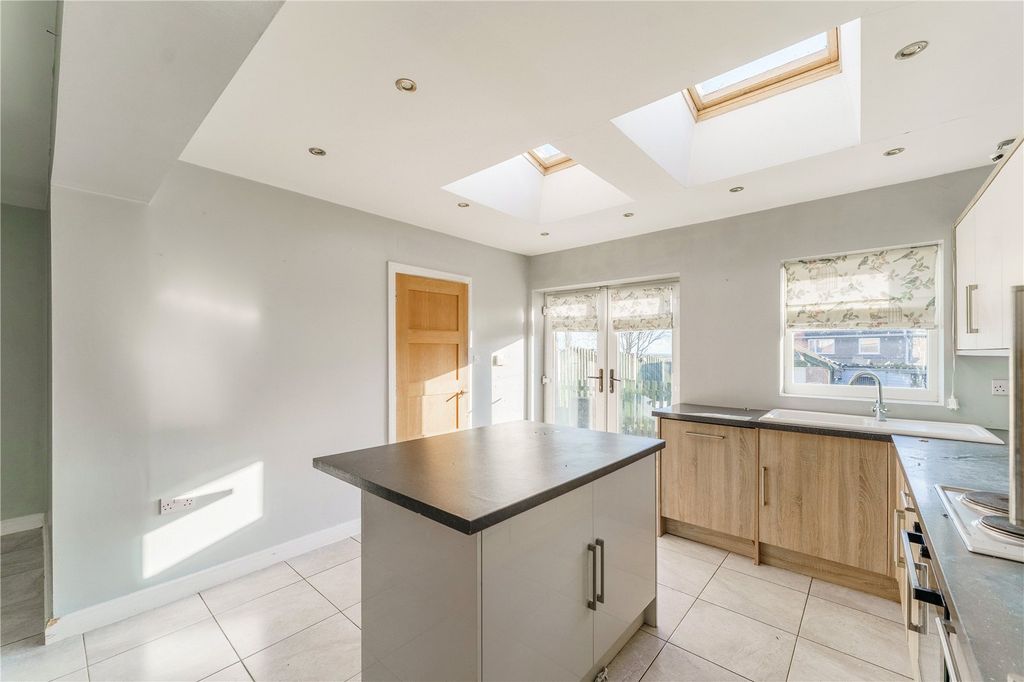 Property photo 2 of 22 Picture No. 07