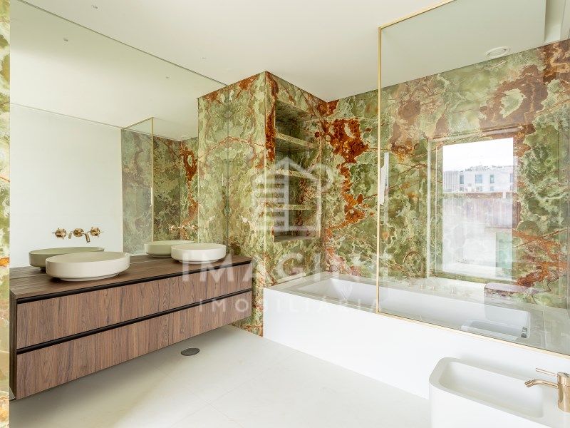 Property photo 1 of 53