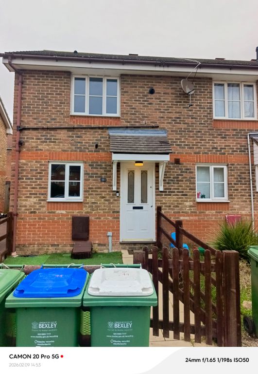 Property photo 1 of 17 2 Bed Semi-Detached House To Rent Birkdale Close, London Se28