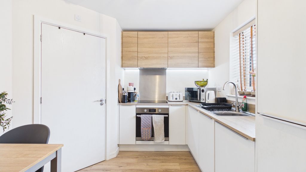 Property photo 2 of 14 4569685