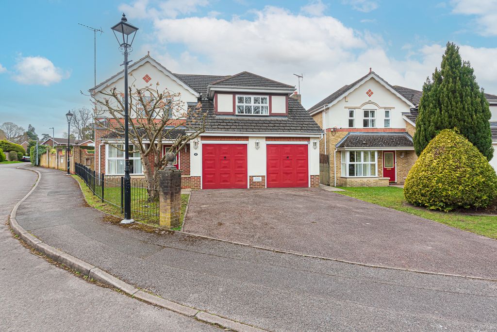 Property photo 2 of 4 Front Aspect