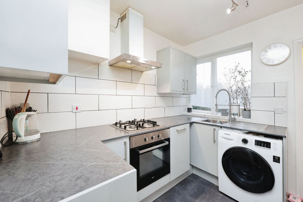 Property photo 2 of 15 Kitchen