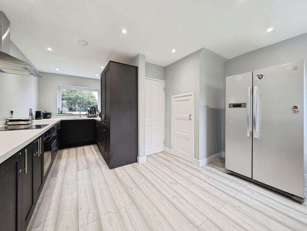 Property photo 3 of 10 Pbox-Img.Jpg