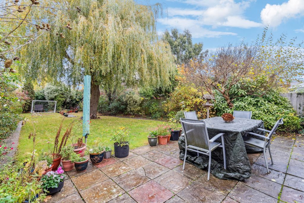 Property photo 2 of 11