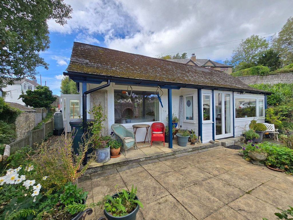 Property photo 3 of 18