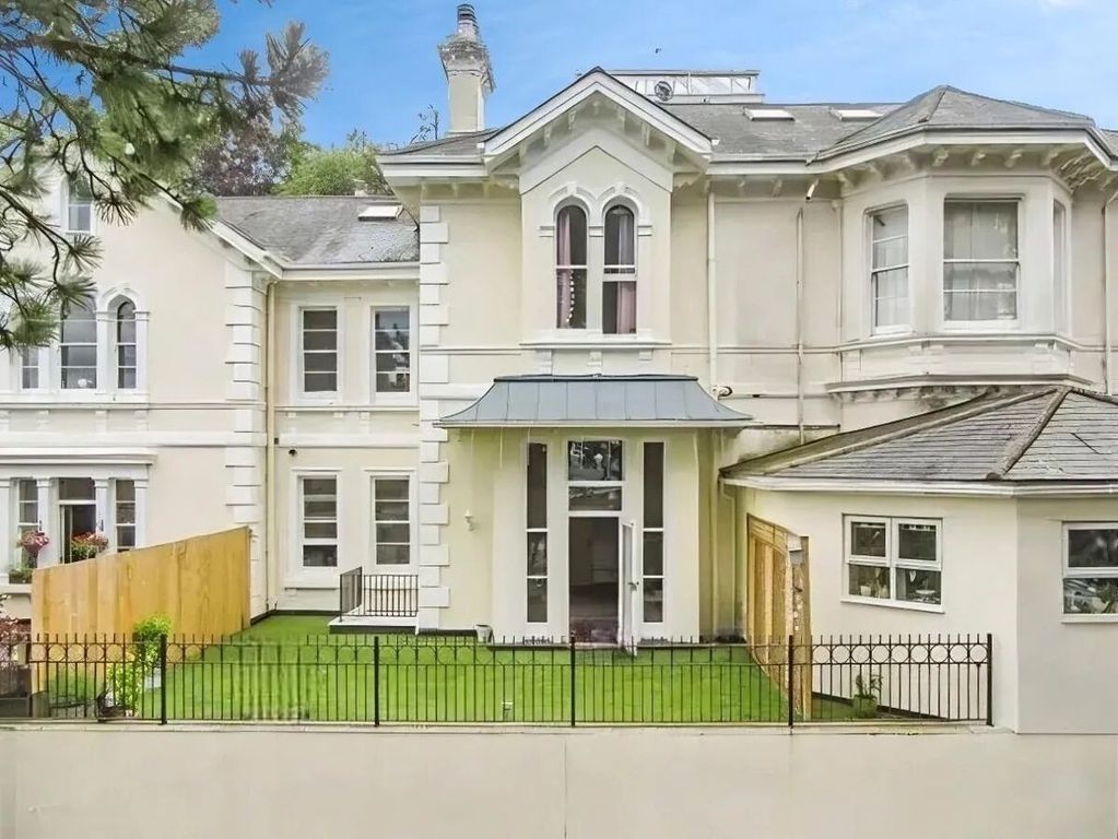 Property photo 1 of 17 Main Image