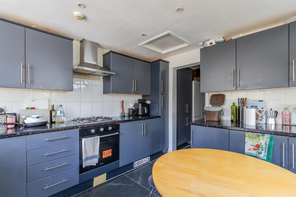 Property photo 2 of 13 112 (4 Of 12).Jpg