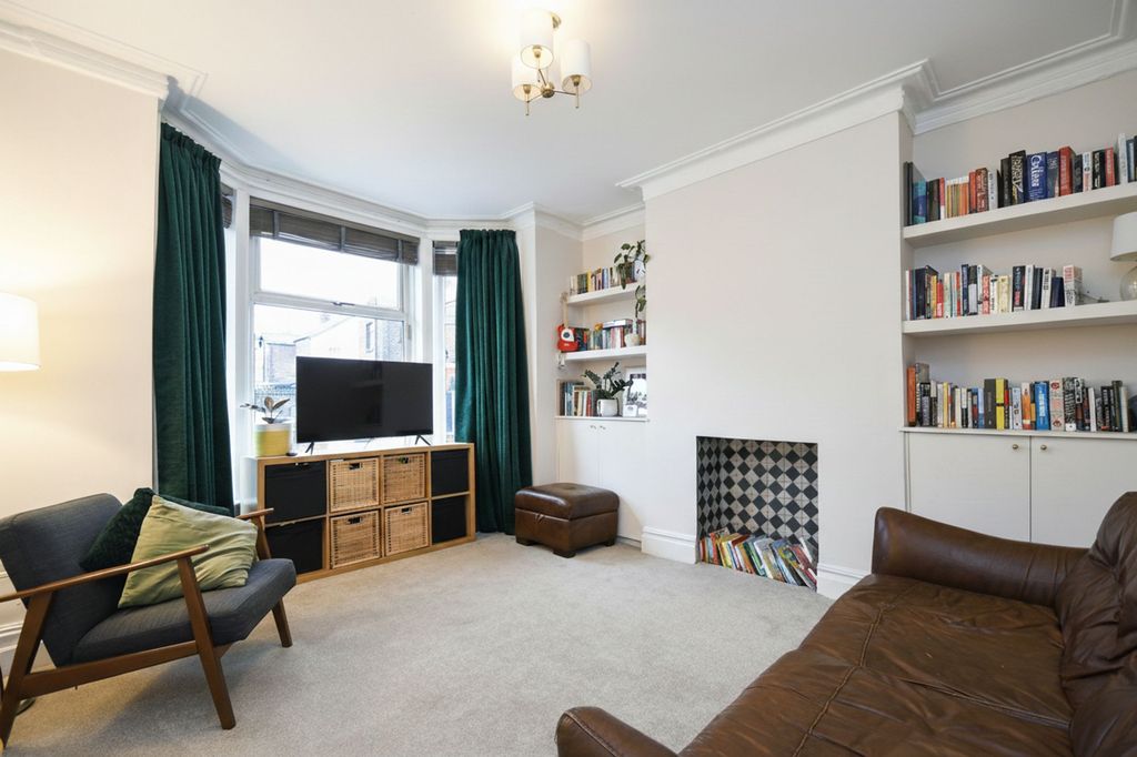 Property photo 2 of 16