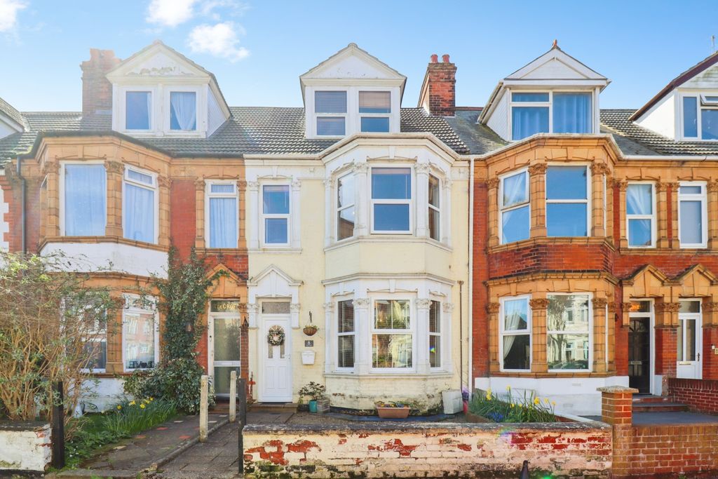 Property photo 1 of 18