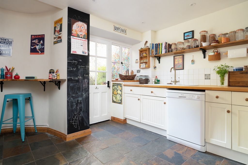Property photo 3 of 18 5114416