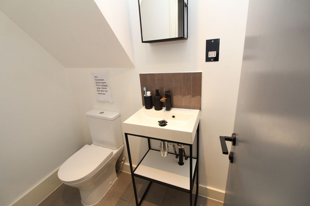 Property photo 3 of 5