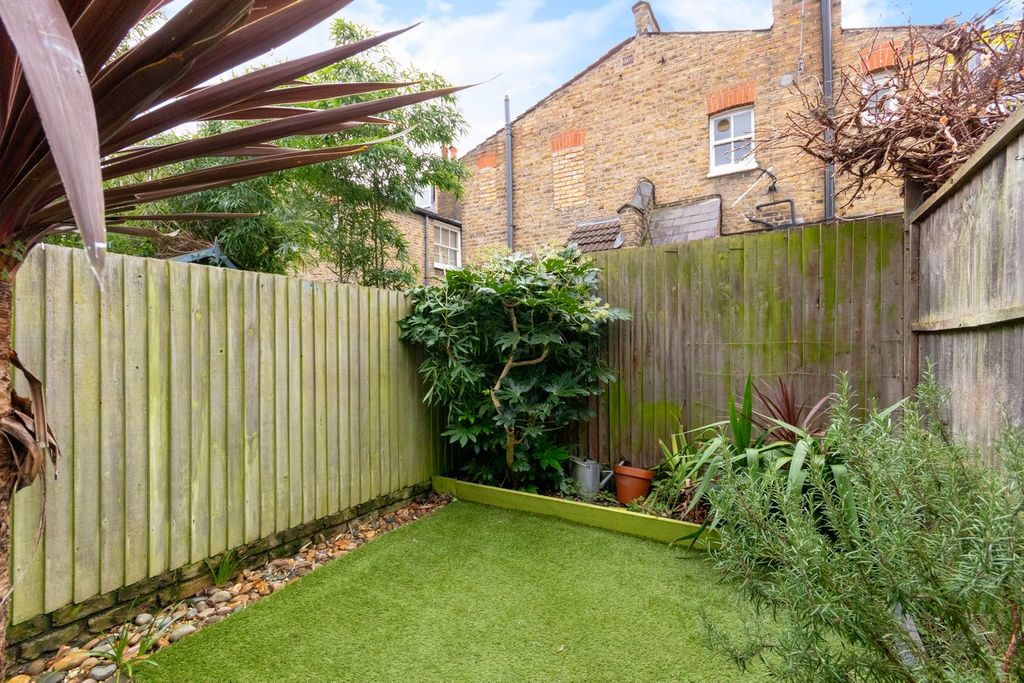 Property photo 3 of 9