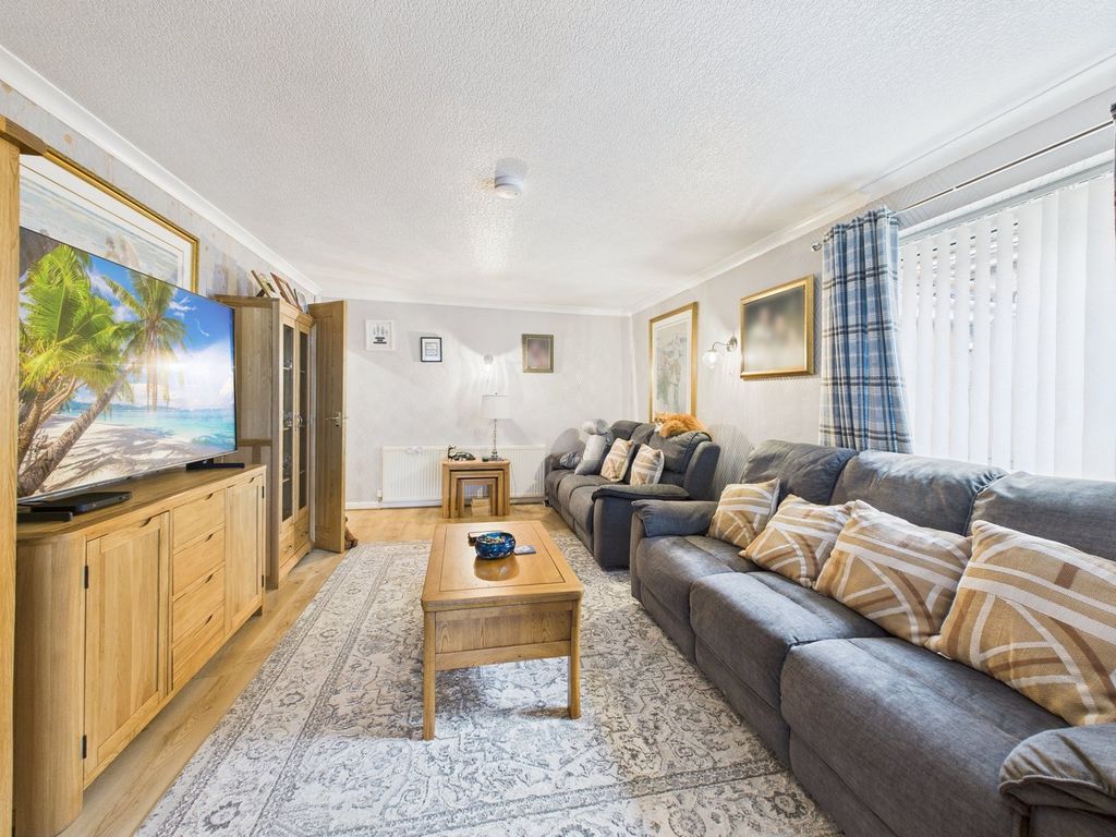 Property photo 3 of 31