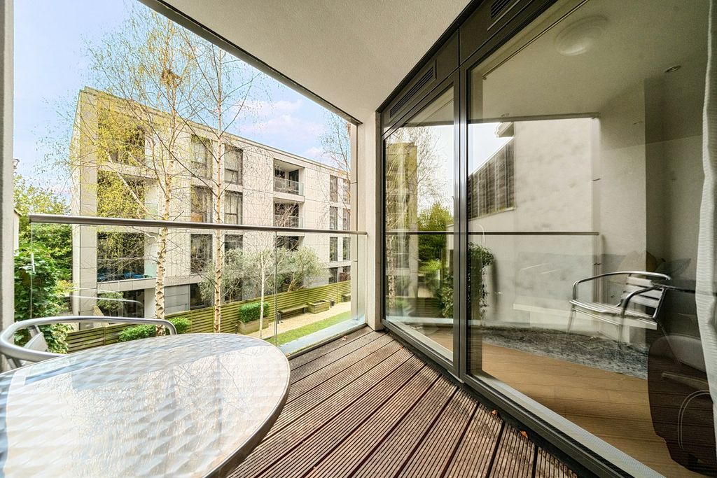 Property photo 3 of 18 Picture No. 14