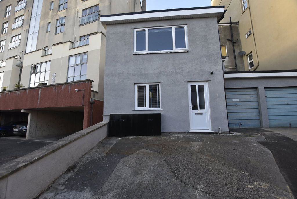 Property photo 2 of 9 External