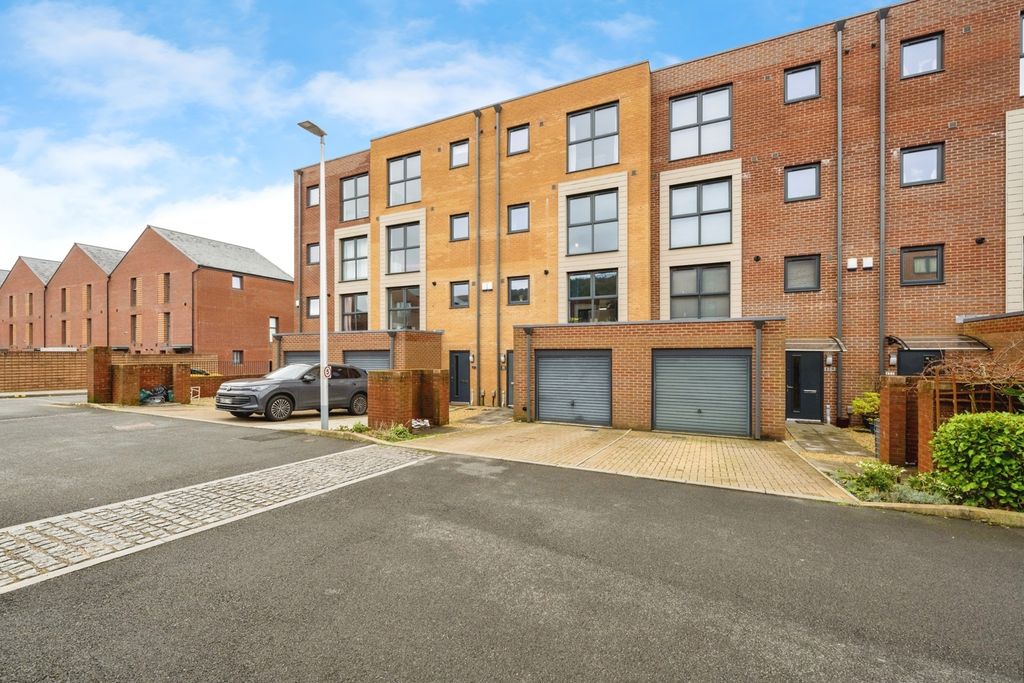 Property photo 1 of 20 Pbox-Img.Jpg