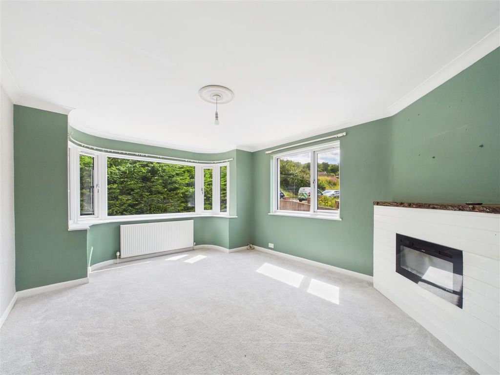 Property photo 2 of 30