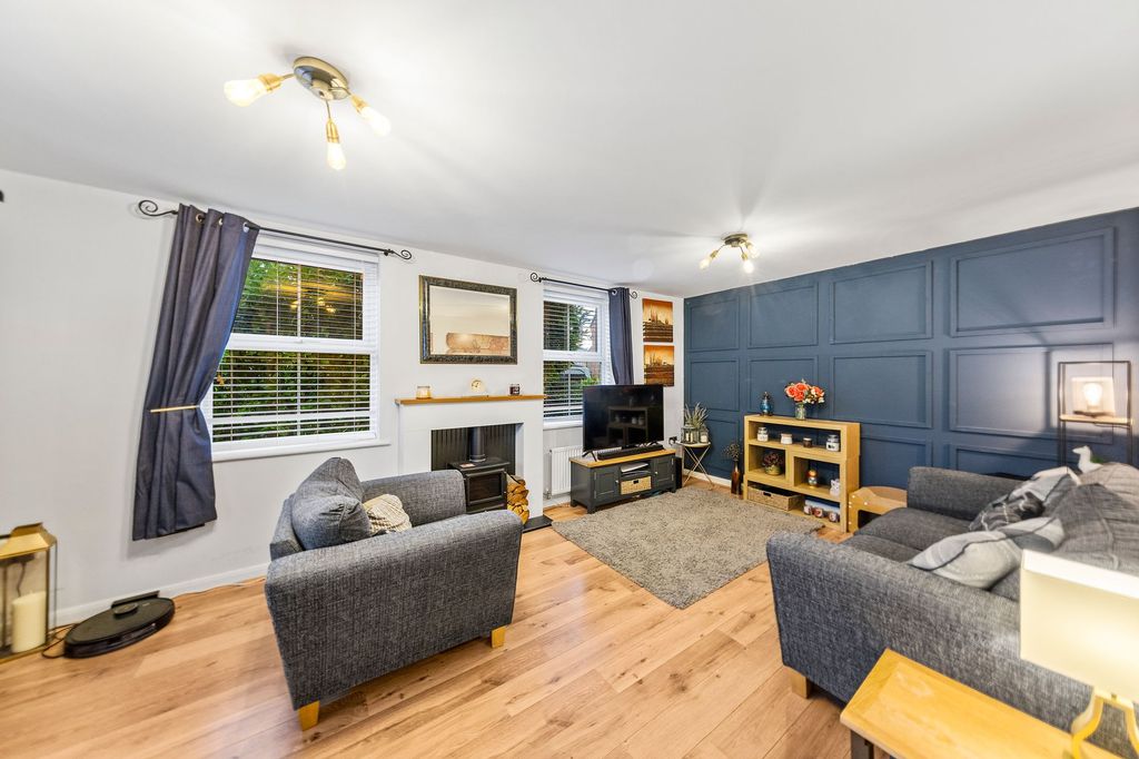 Property photo 2 of 22