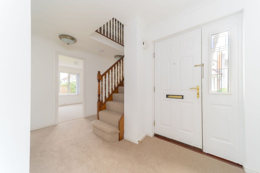 Property photo 2 of 34