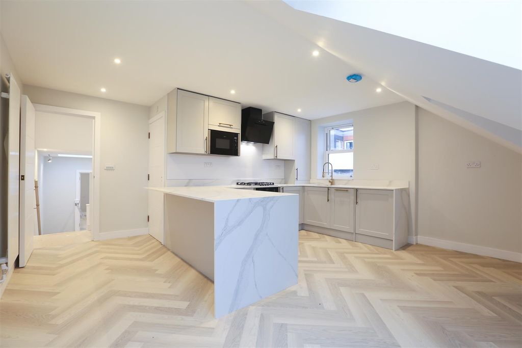 Property photo 2 of 13 Ach_8089.Jpg