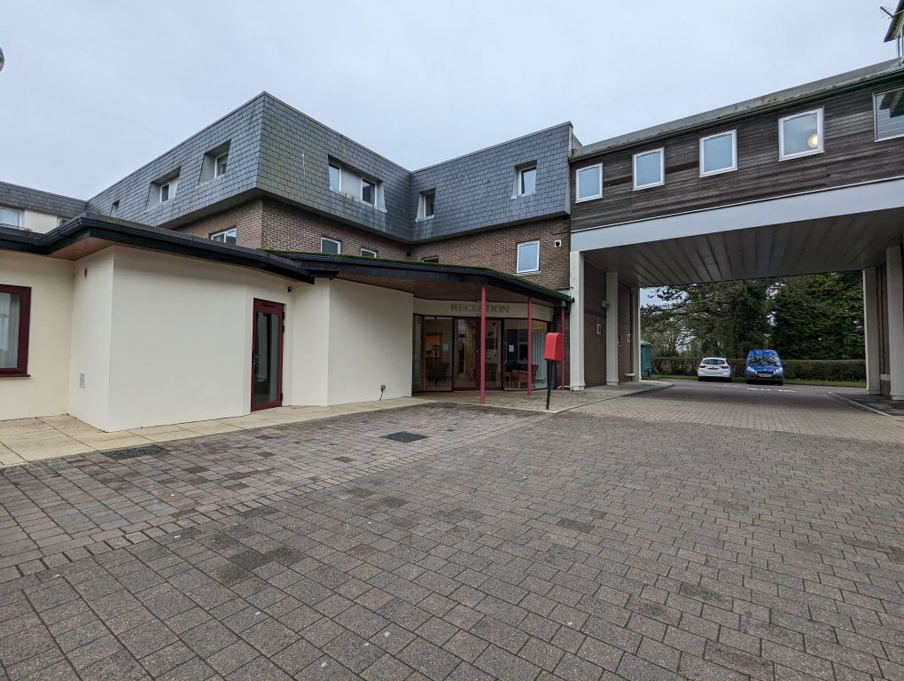 Property photo 1 of 3