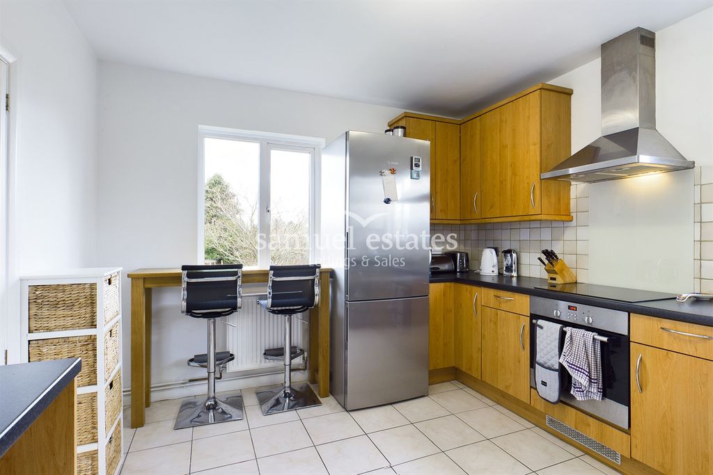 Property photo 3 of 9 Kitchen