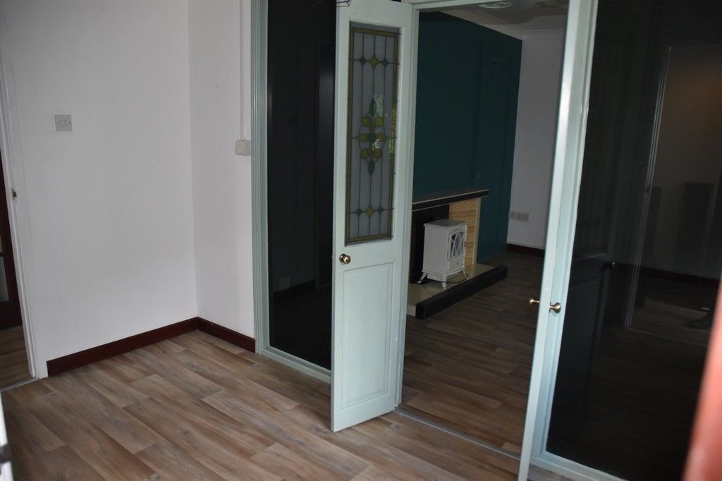 Property photo 3 of 27