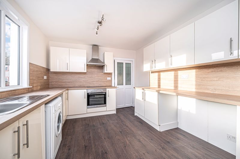 Property photo 2 of 20 Kitchen