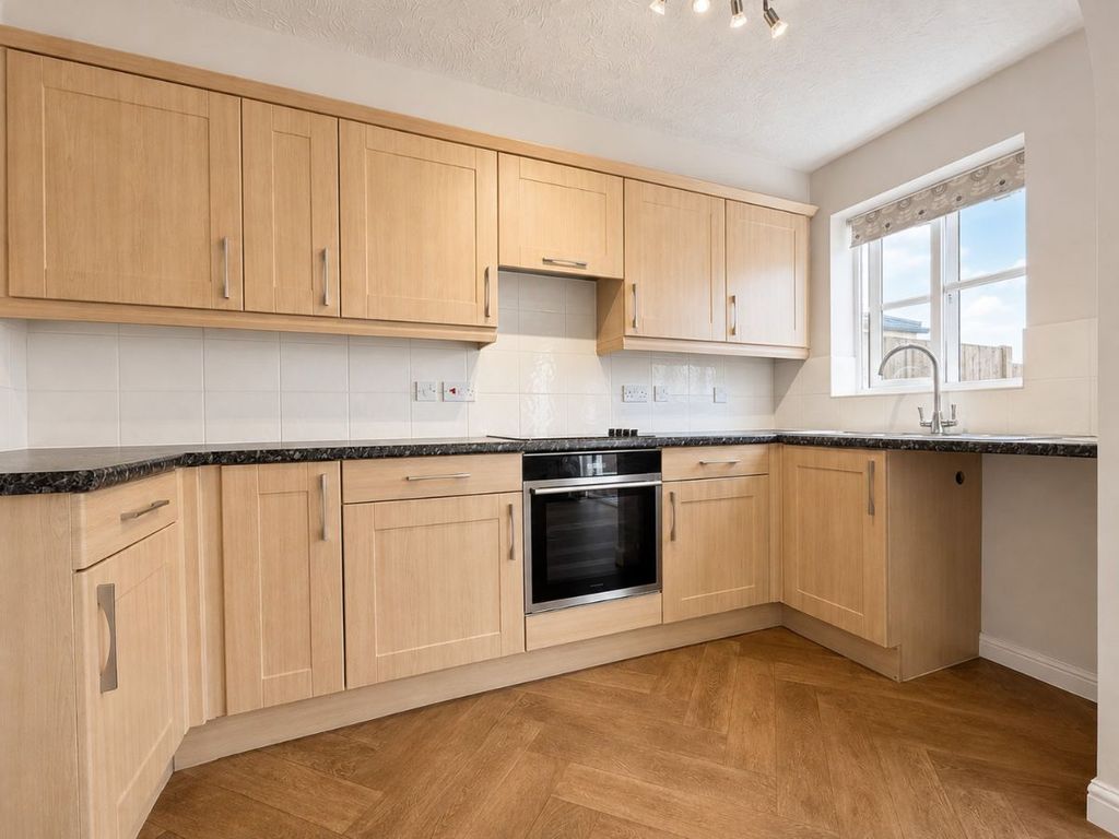 Property photo 3 of 13