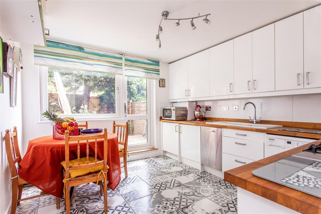 Property photo 3 of 13 Kitchen/Diner