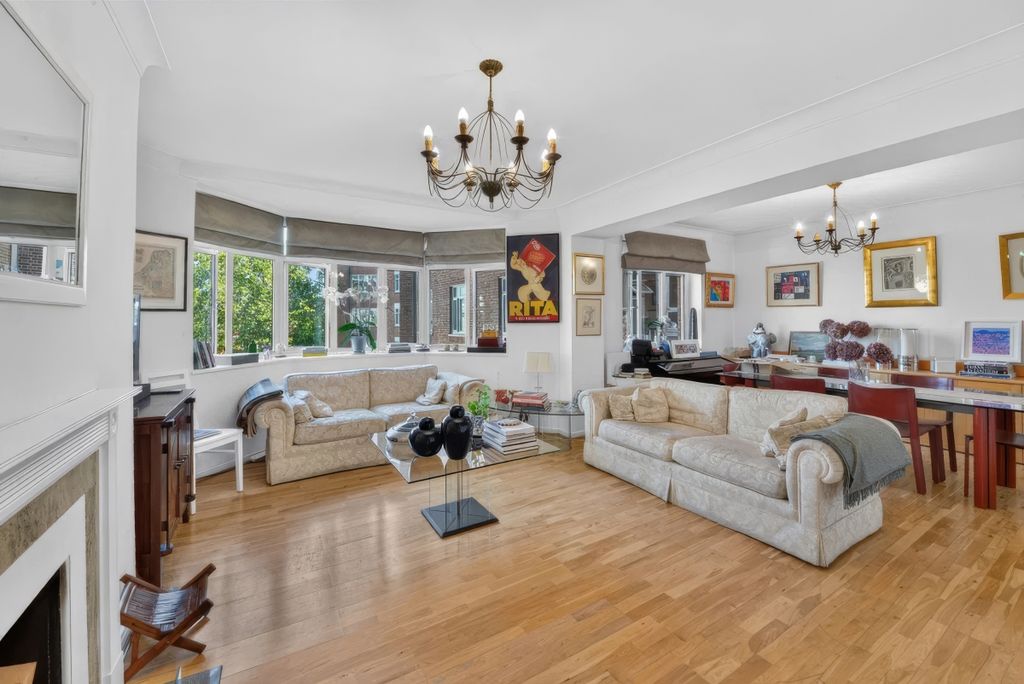 Property photo 1 of 12 Melton Court