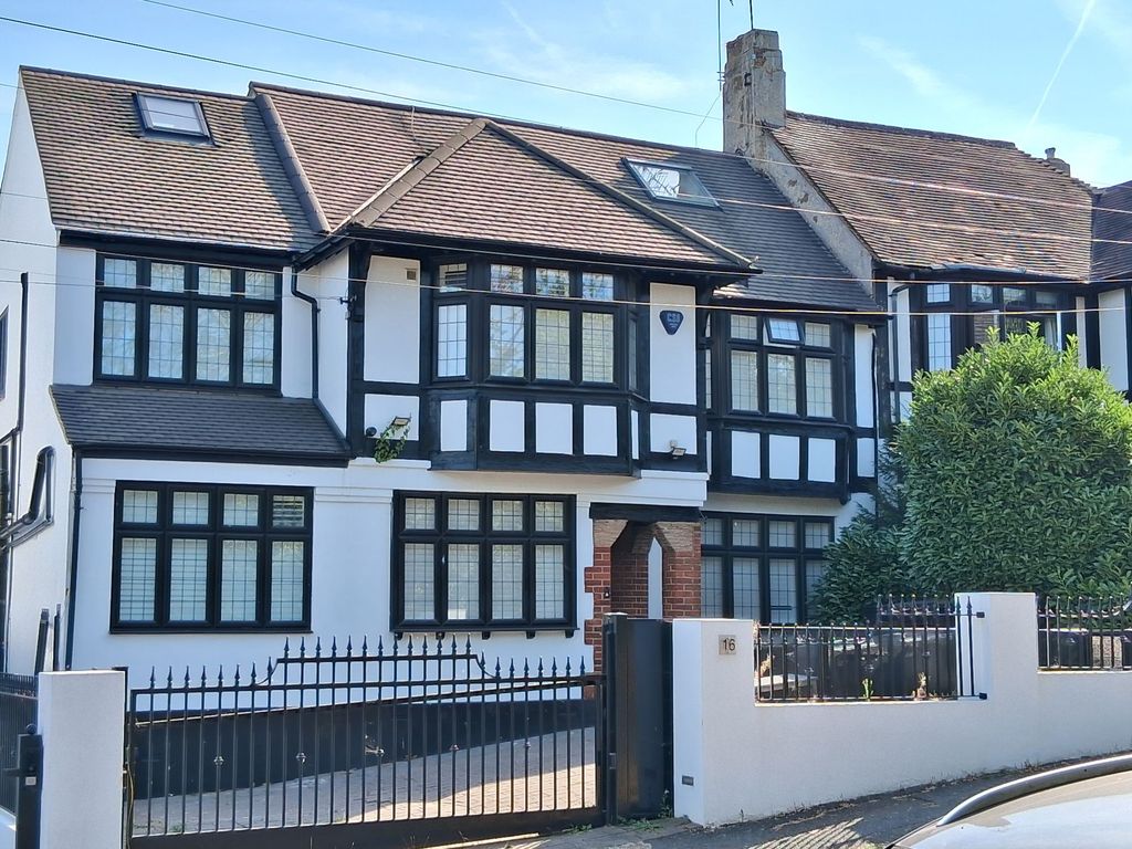 Property photo 1 of 33