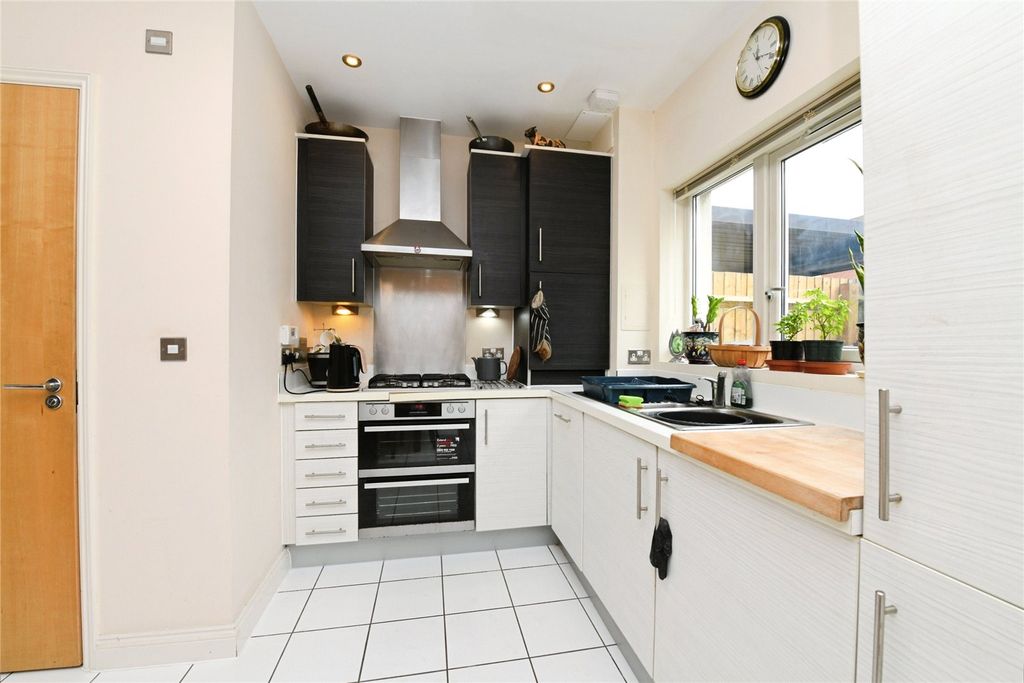 Property photo 2 of 21 Picture No. 25