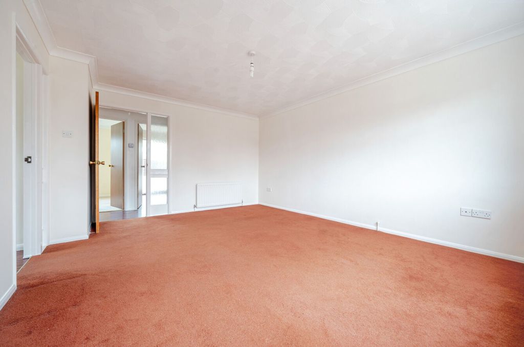 Property photo 3 of 11