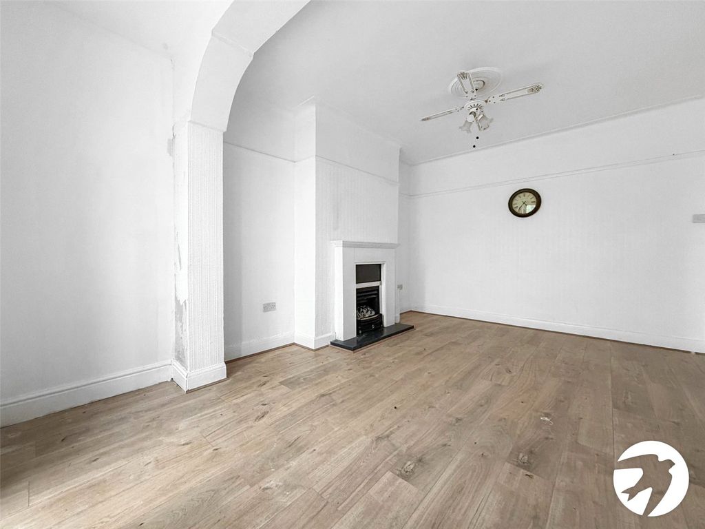 Property photo 3 of 15 Picture No. 10