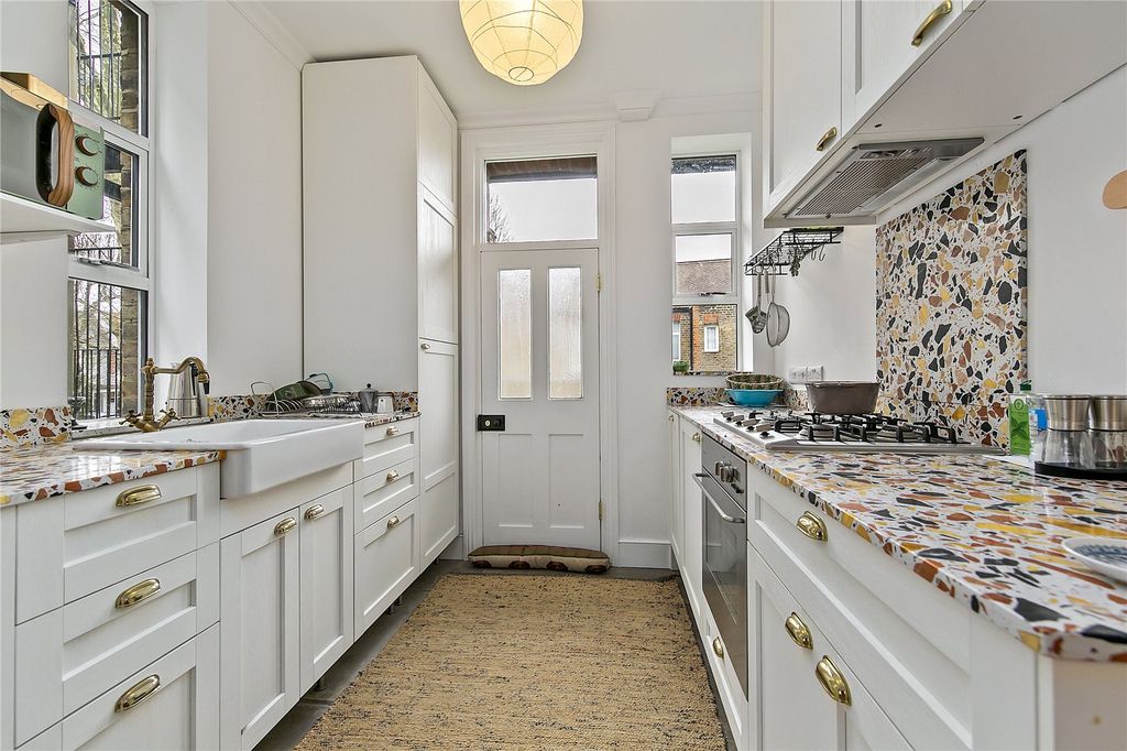 Property photo 2 of 10 Picture No. 14