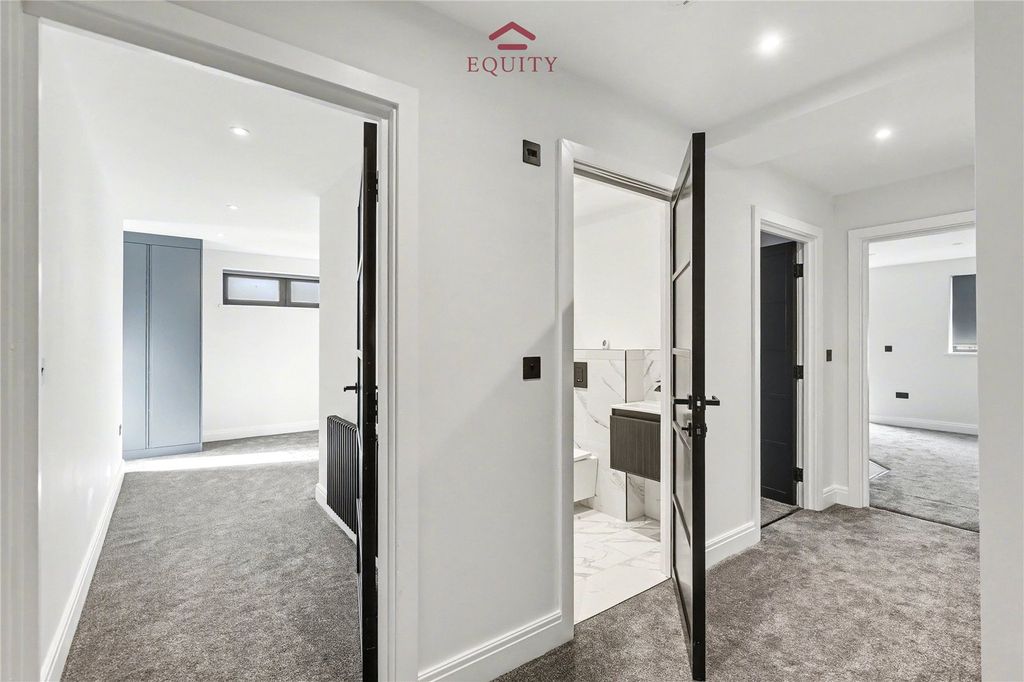 Property photo 2 of 20 Picture No. 01