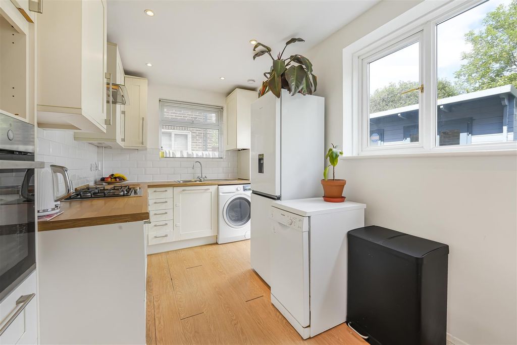 Property photo 3 of 13 Kitchen